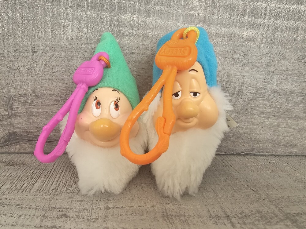 2001 McDonald's Happy Meal Snow White and Seven Dwarves Sleepy Bashful Clip-On